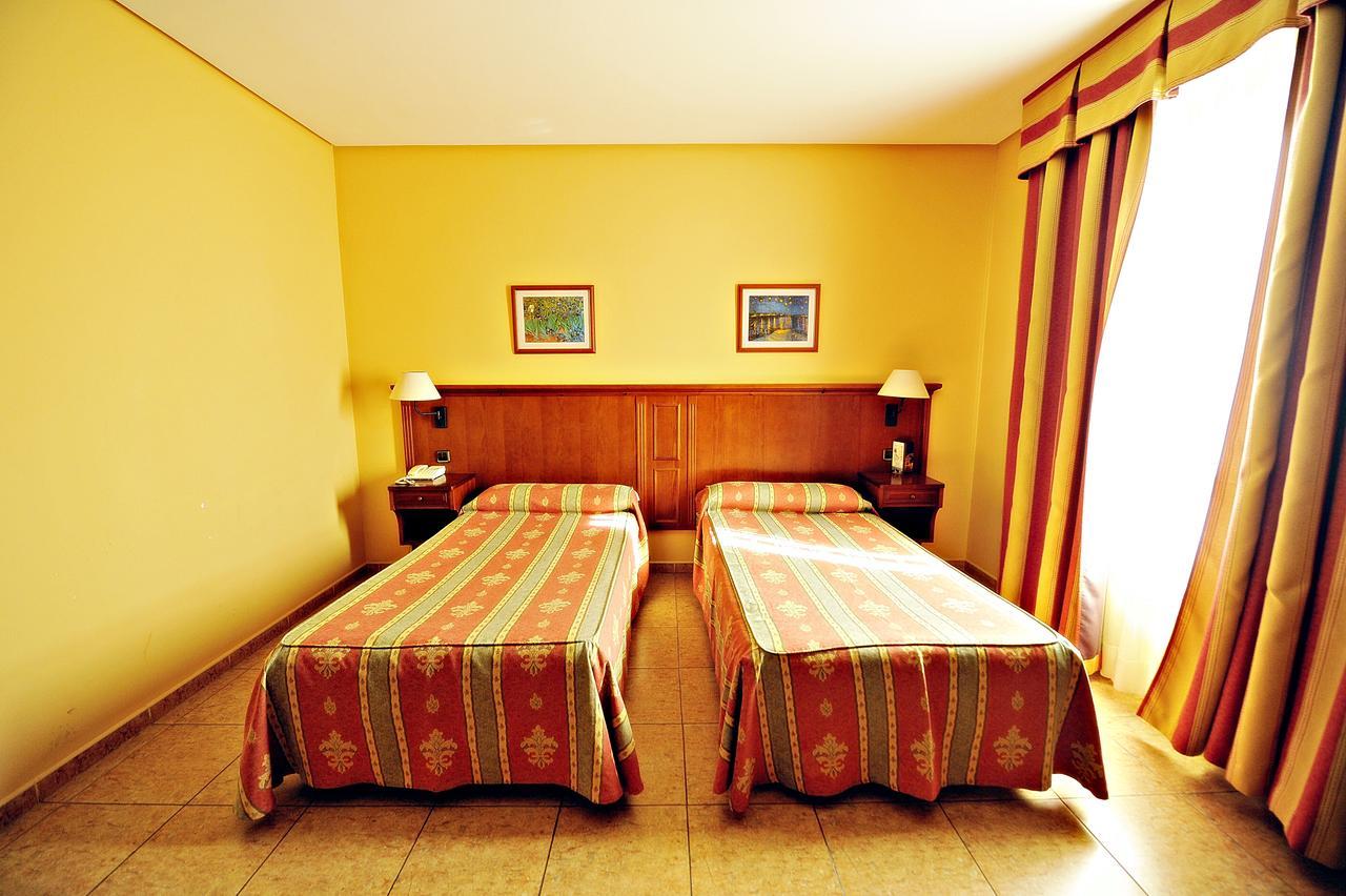 Hotel Lozano Антекуера Екстериор снимка